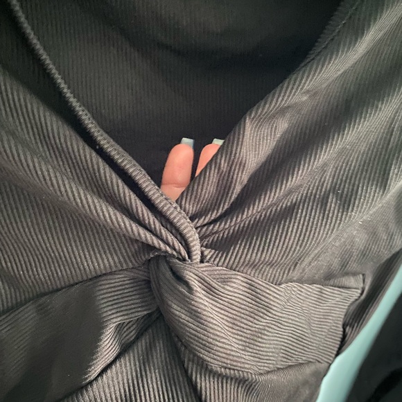 Black tie long sleeved crop top - Picture 2 of 2